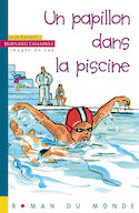 Un papillon dans la piscine